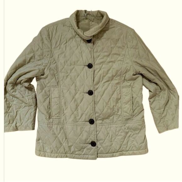 Barbour Matt Flyweight Alice Quit Jacket in Creamy Tan 10 - Picture 1 of 11